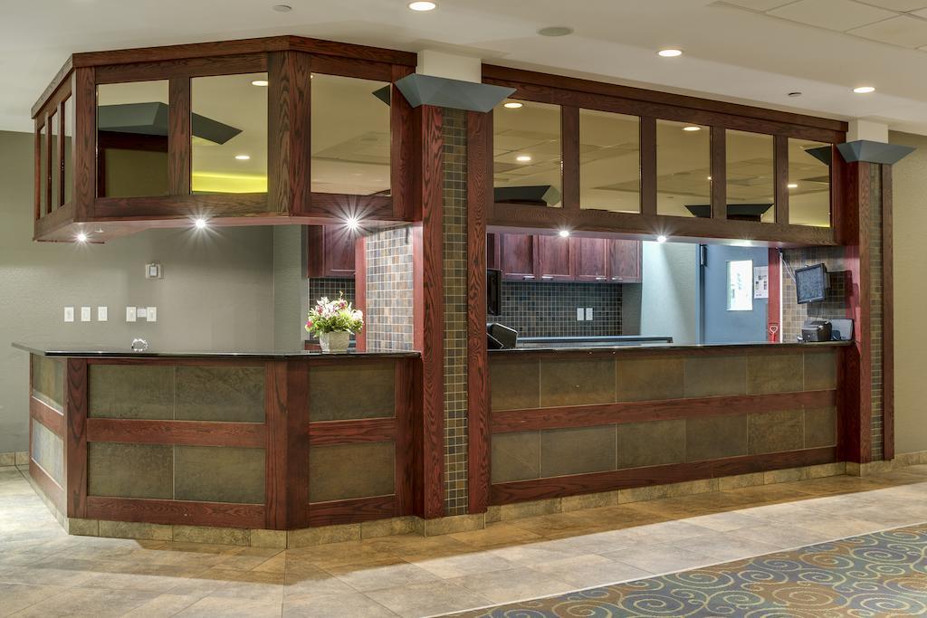 Park Town Hotel Saskatoon Exterior photo